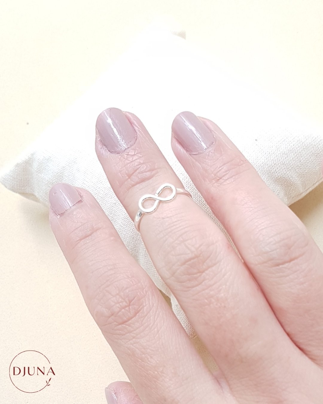 ANEL INFINITO LISO DE PRATA 925