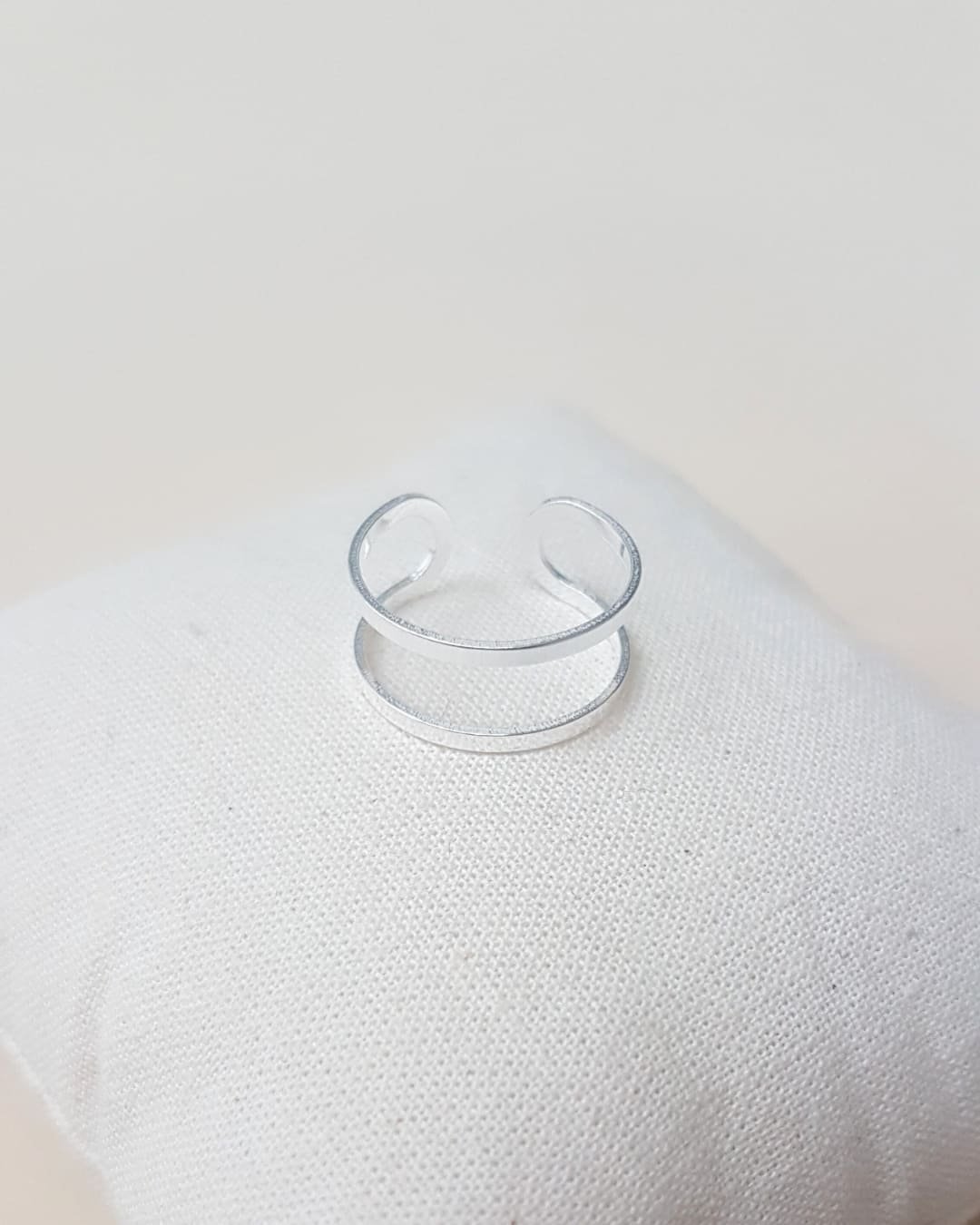 ANEL FIO DUPLO ESPAÇADO AJUSTÁVEL PRATA 925