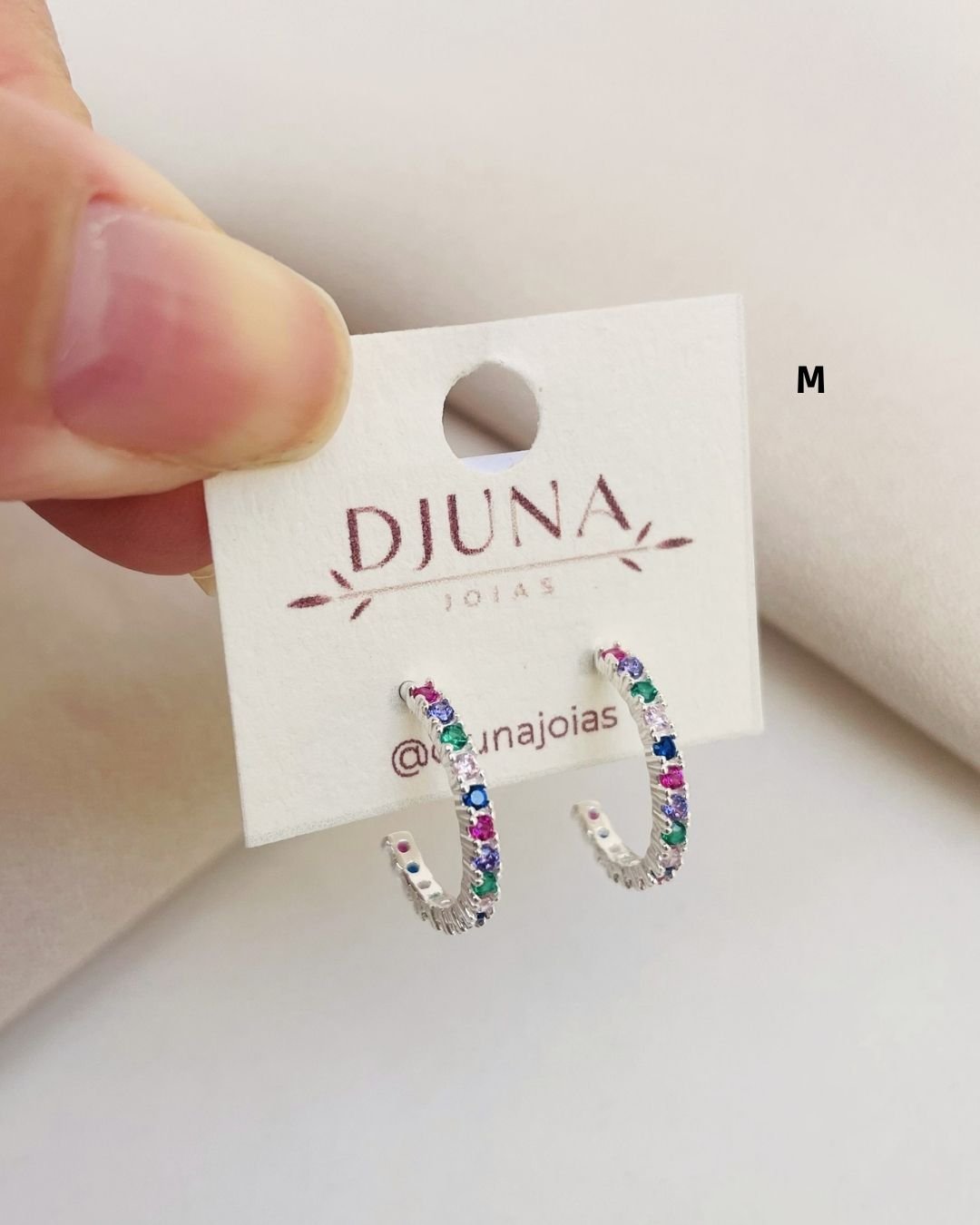 BRINCO ARGOLA ABERTA COLORIDA ZIRCÔNIAS PRATA 925