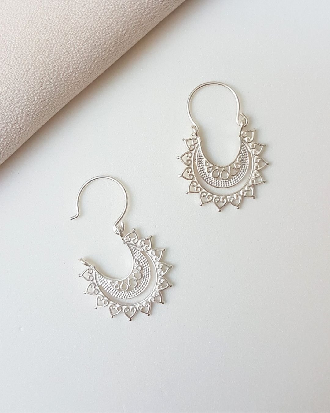 BRINCO ARGOLA BOHO TRABALHADA II DE PRATA 925