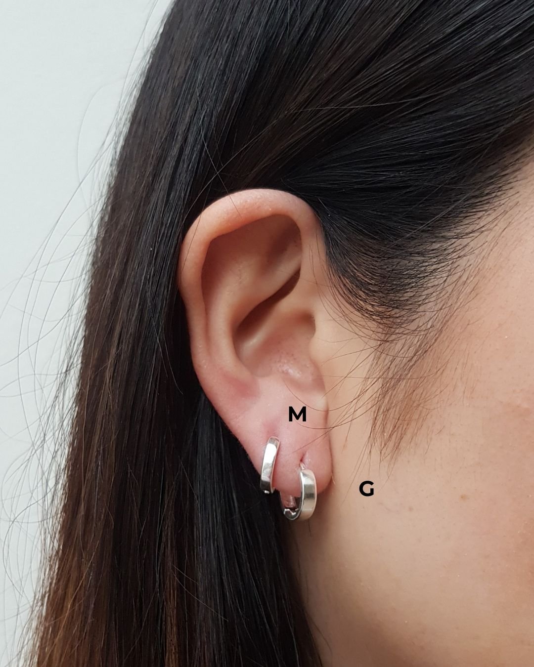 BRINCO ARGOLA CLICK LISA ACHATADA DE PRATA 925