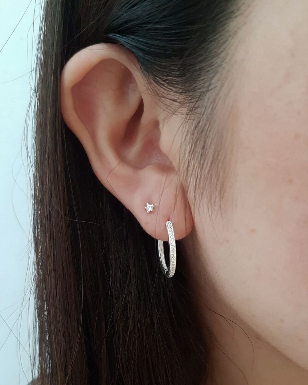 BRINCO ARGOLA CLICK MAIOR ZIRCÔNIAS 15 MM PRATA 925