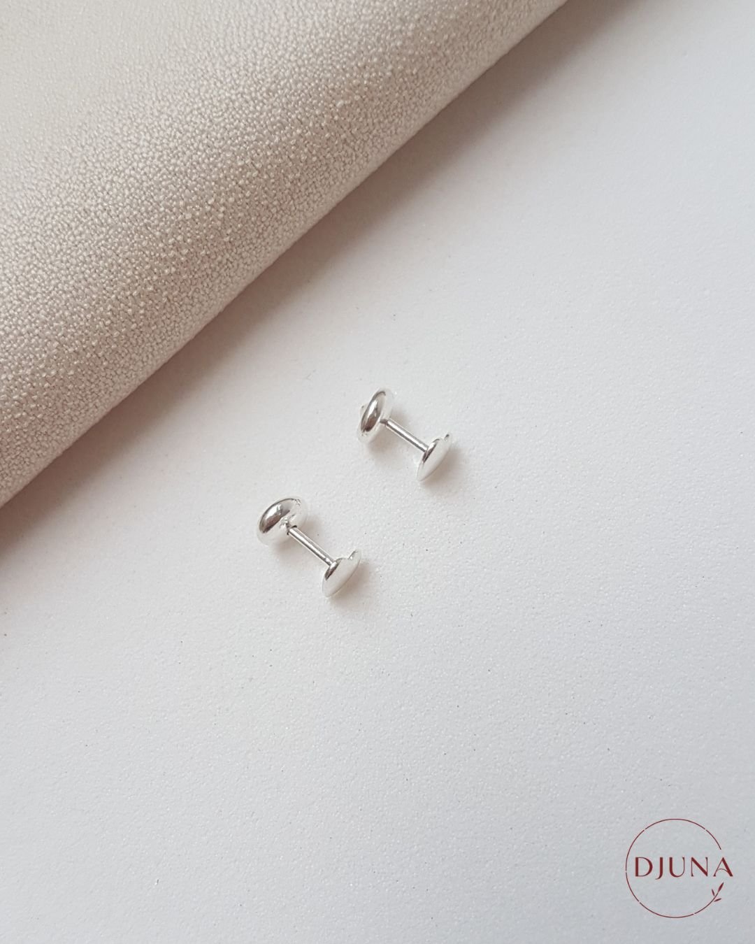 BRINCO BABY CORAÇÃO LISO DE PRATA 925