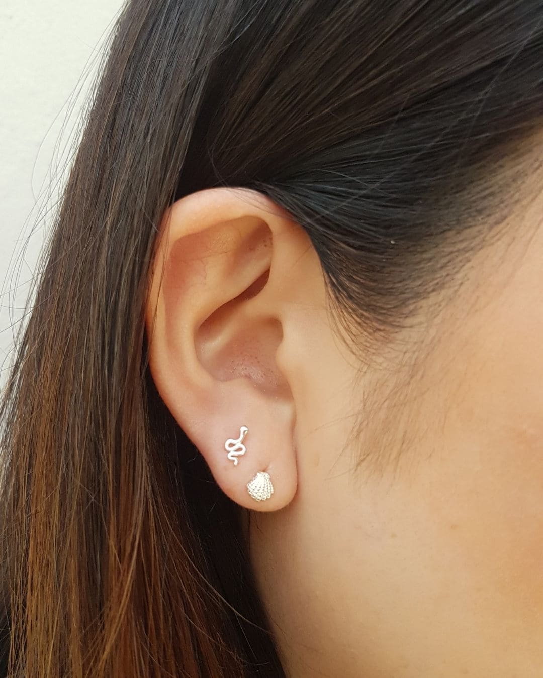 BRINCO CONCHA TRABALHADA PRATA 925