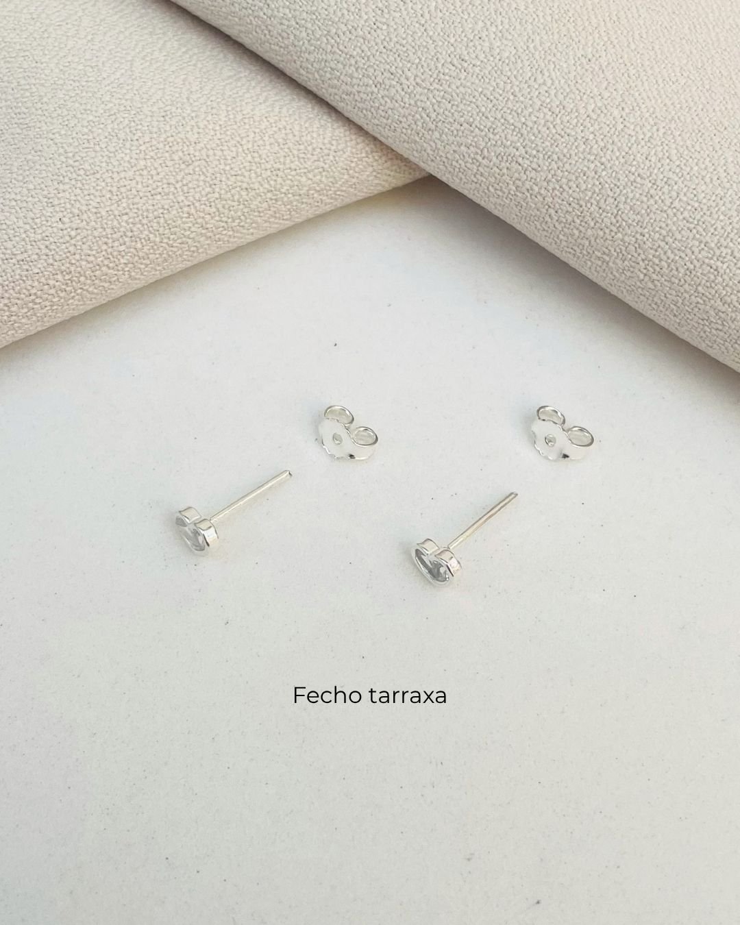 BRINCO CORAÇÃO BORDA ZIRCÔNIA E PRATA 925
