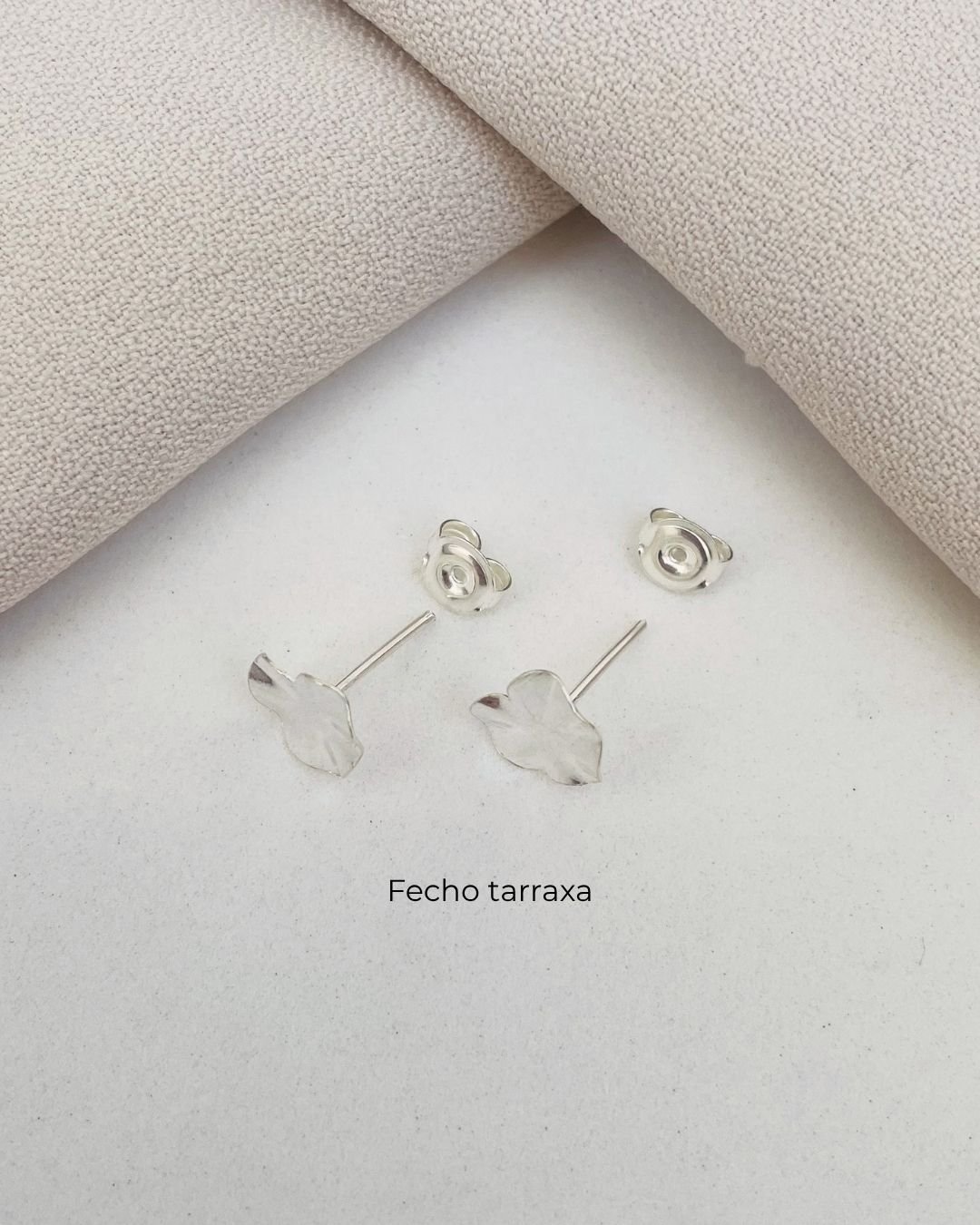 BRINCO CORAÇÃO ORGÂNICO LISO PEQUENO PRATA 925