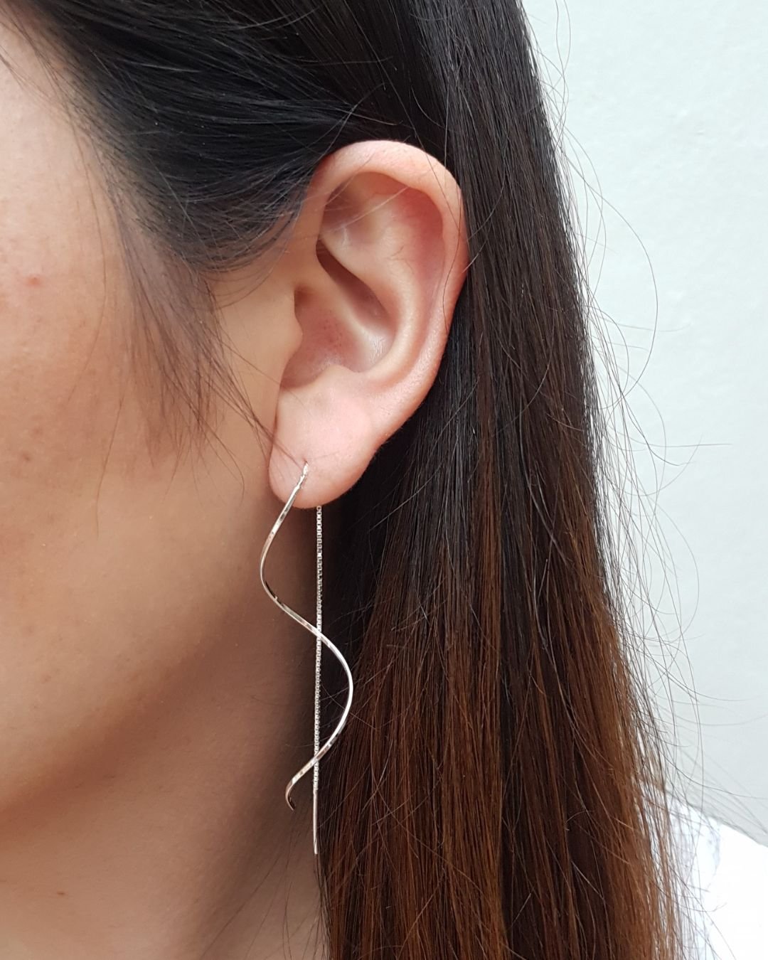 BRINCO ESPIRAL PASSANTE LISO PRATA 925