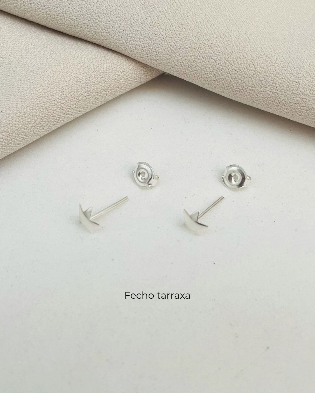 BRINCO ESTRELA LISA ABAULADA PRATA 925