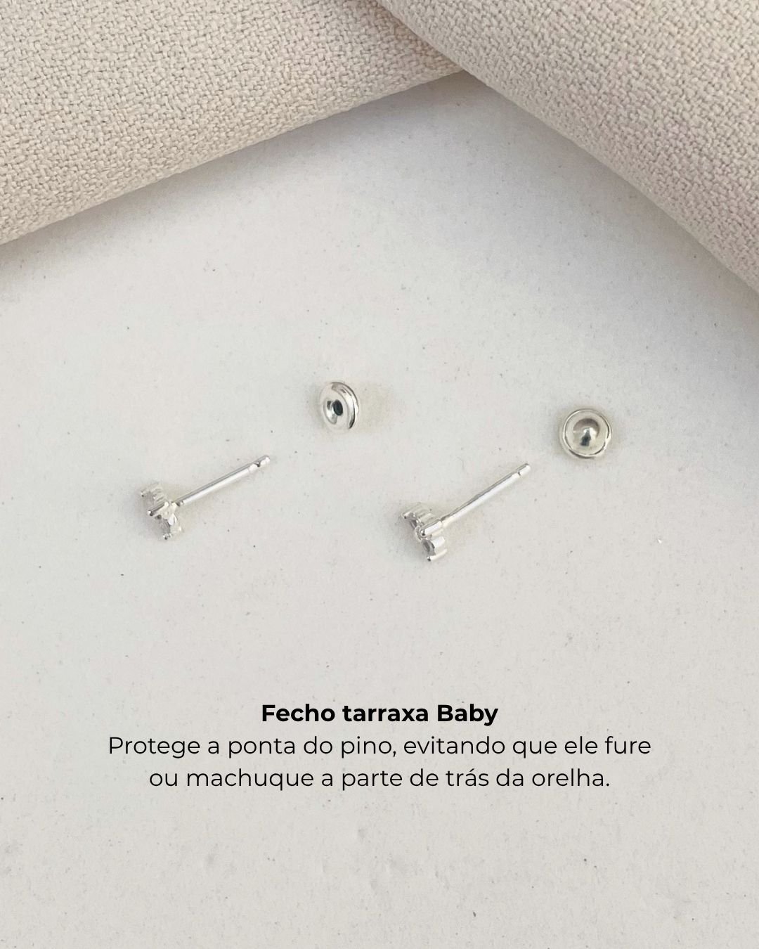 BRINCO FLOR 3 PÉTALAS BABY ZIRCÔNIAS E PRATA 925