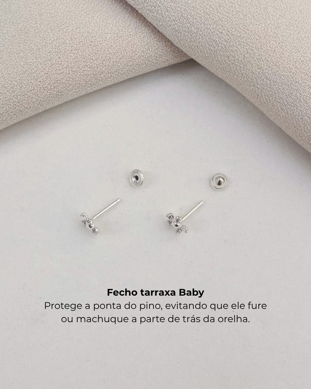 BRINCO FLOR BABY ZIRCÔNIAS E PRATA 925
