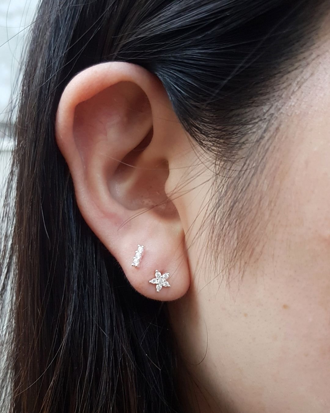 BRINCO FLOR ZIRCÔNIA DE PRATA 925