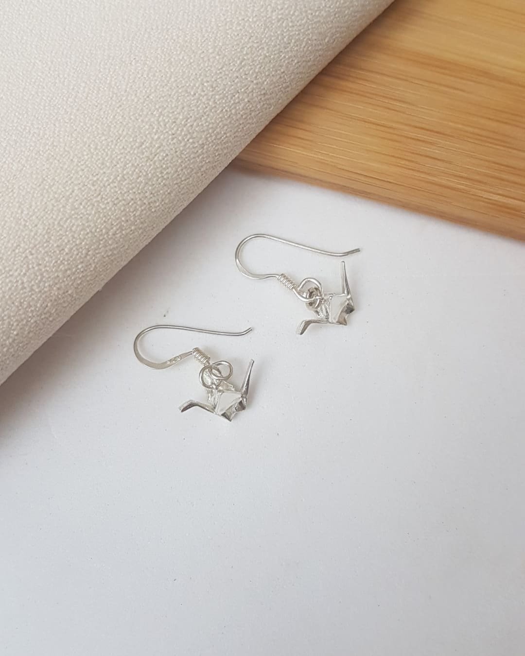 BRINCO PÁSSARO TSURU ANZOL PRATA 925