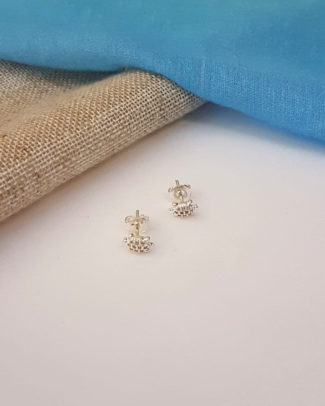BRINCO TARTATUGA ZIRCÔNIAS DE PRATA 925