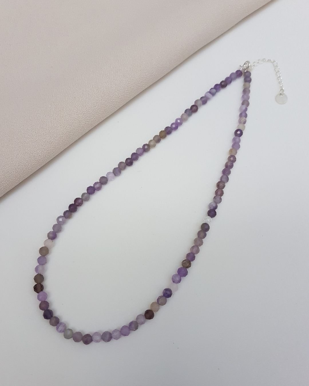 COLAR AMETISTA MESCLADA PEDRAS NATURAIS LAPIDADAS 4MM PRATA 925