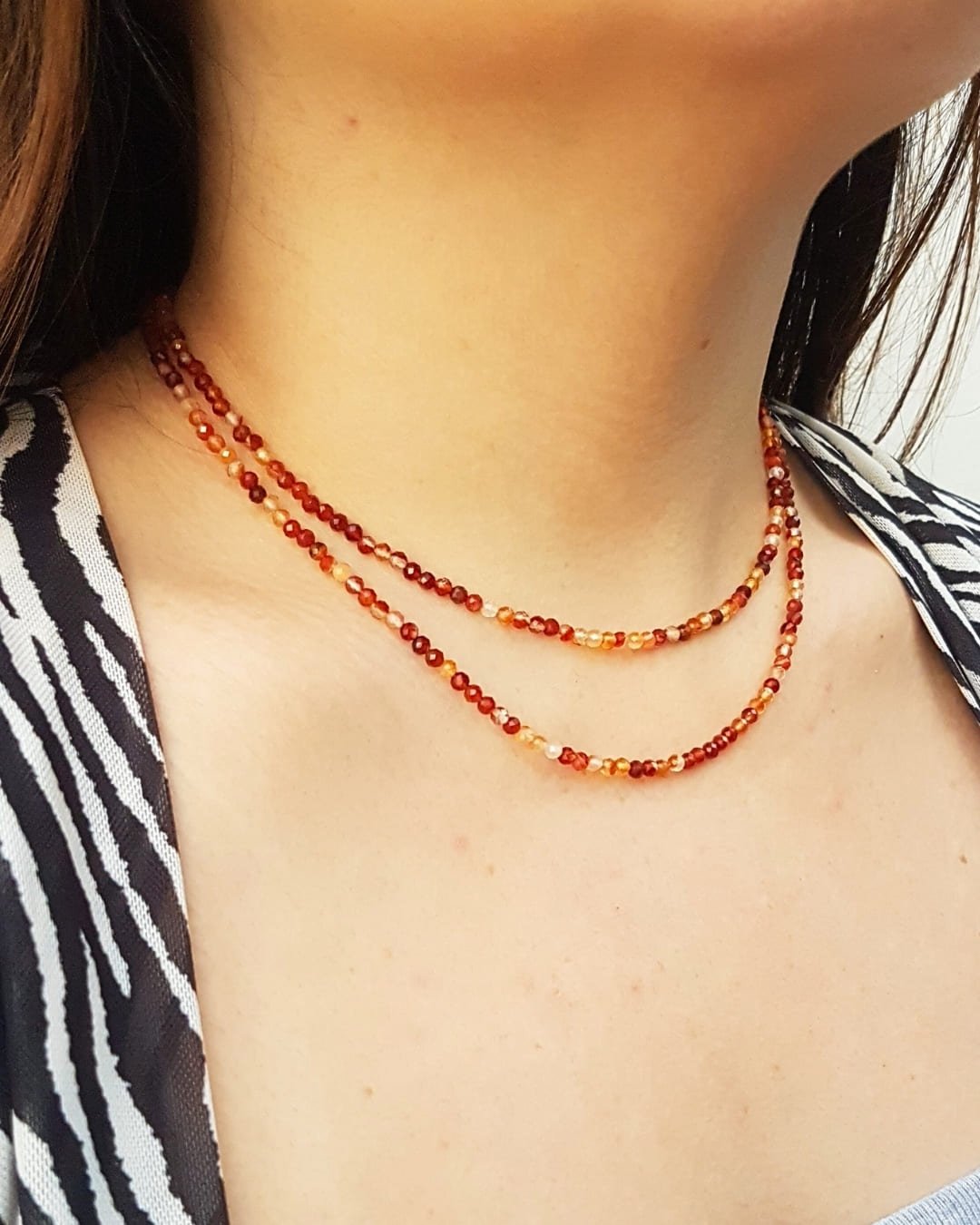 COLAR CHOKER PEDRAS ÁGATA VERMELHA LAPIDADA 3MM
