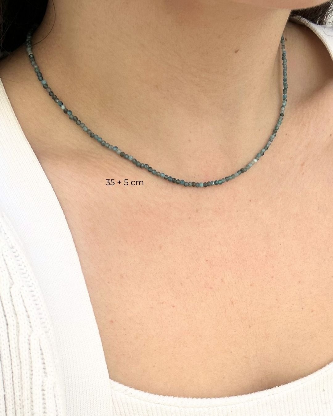 COLAR CHOKER PEDRAS APATITA ESCURA 2MM