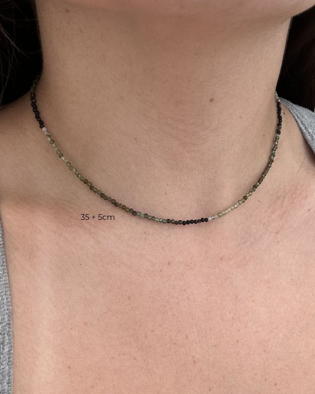 COLAR CHOKER TURMALINA VERDE PEDRAS NATURAIS LAPIDADAS 2MM PRATA 925