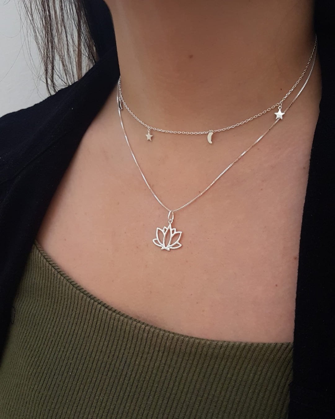 COLAR FLOR DE LÓTUS VAZADA PRATA 925