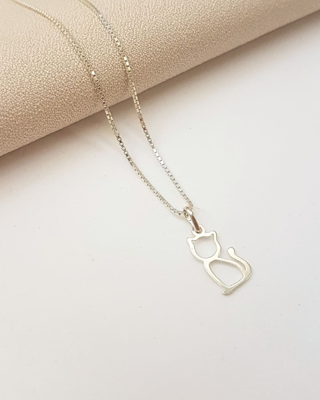 COLAR GATINHO VAZADO LISO DE PRATA 925