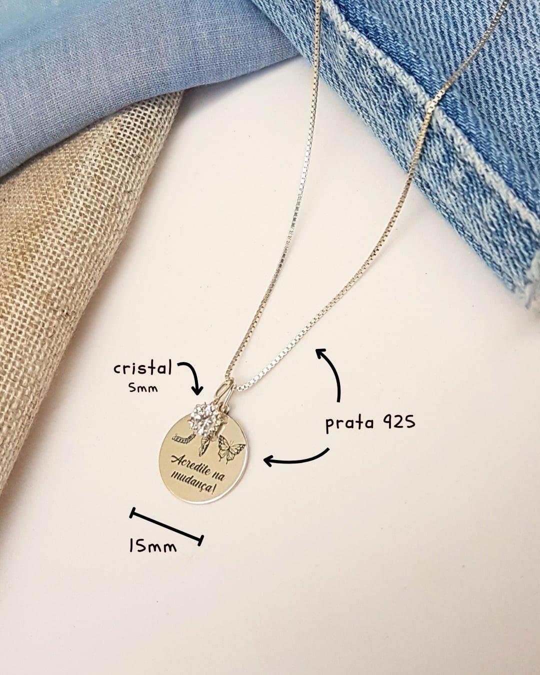 COLAR MEDALHA ACREDITE NA MUDANÇA COM CRISTAL
