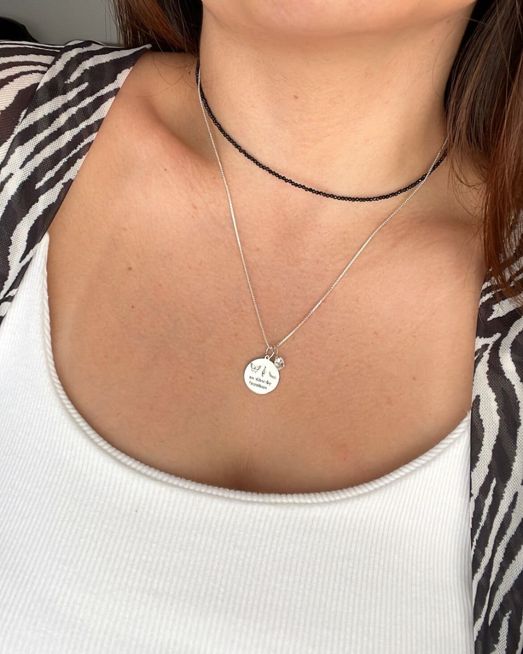 COLAR MEDALHA ACREDITE NA MUDANÇA COM CRISTAL