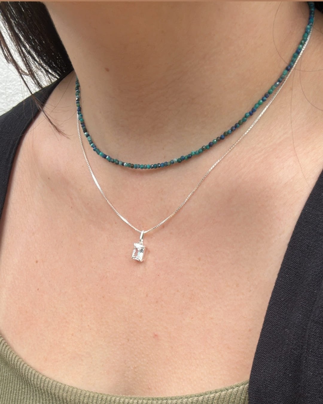 COLAR PEDRAS CRISOCOLA 2MM LAPIDADA E PRATA 925