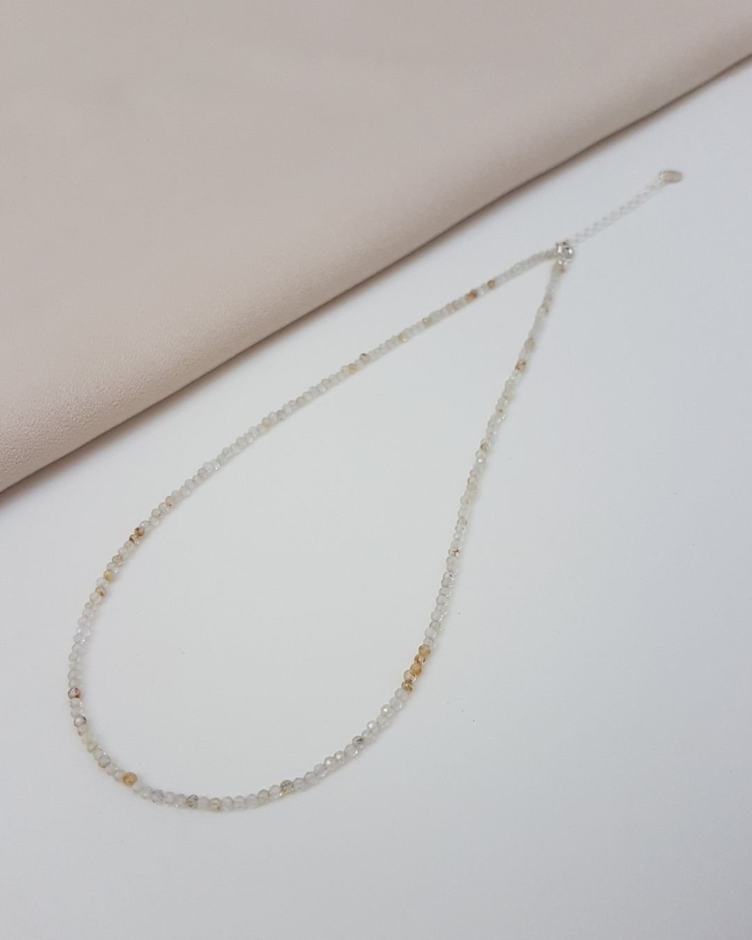 COLAR QUARTZO RUTILADO PEDRAS NATURAIS LAPIDADAS 2MM PRATA 925