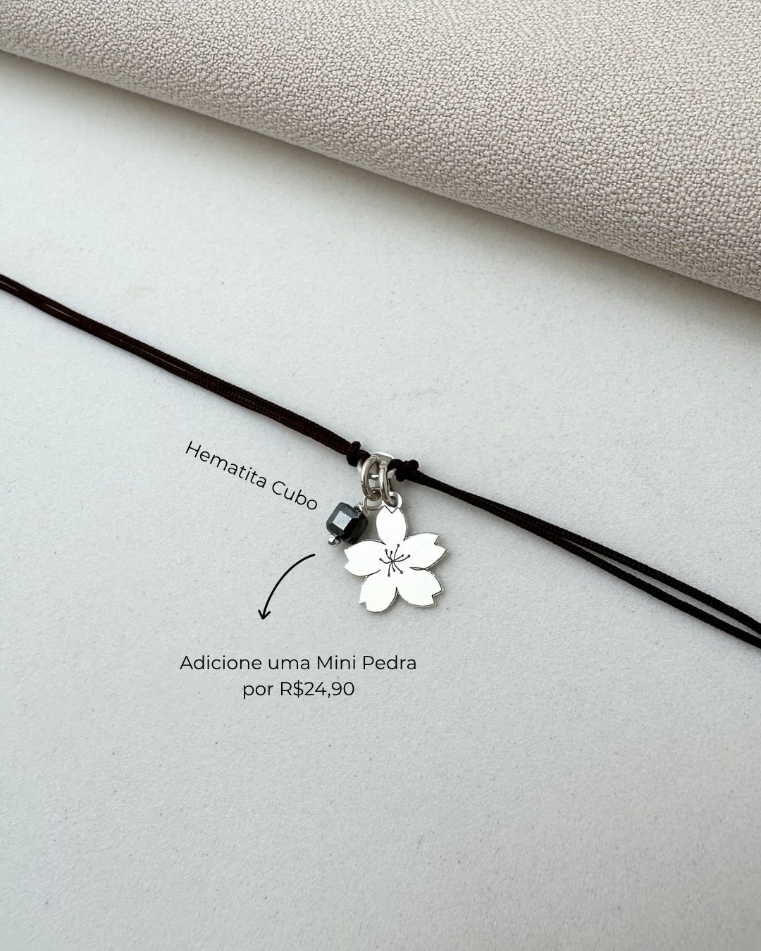 COLAR SAKURA CORDÃO MARROM