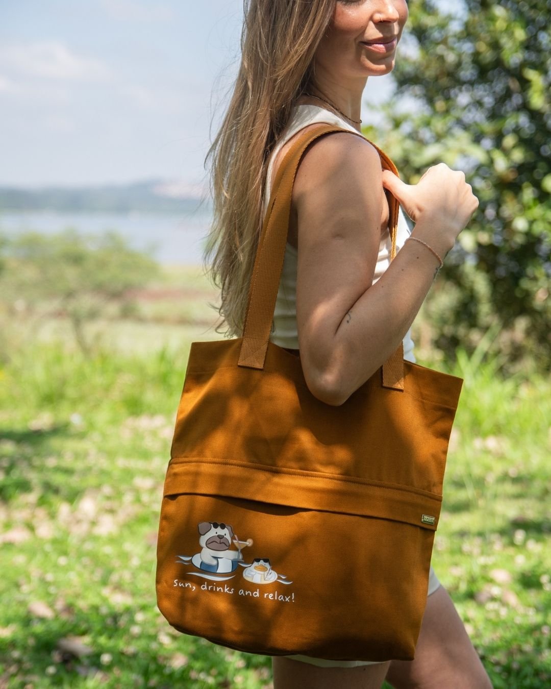 KIT RELAX AND RESET - ECOBAG MOSTARDA COM ESTAMPA + PULSEIRA + MEDALHA