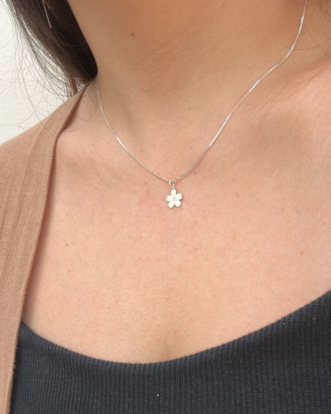 PINGENTE FLOR SAKURA DE PRATA 925