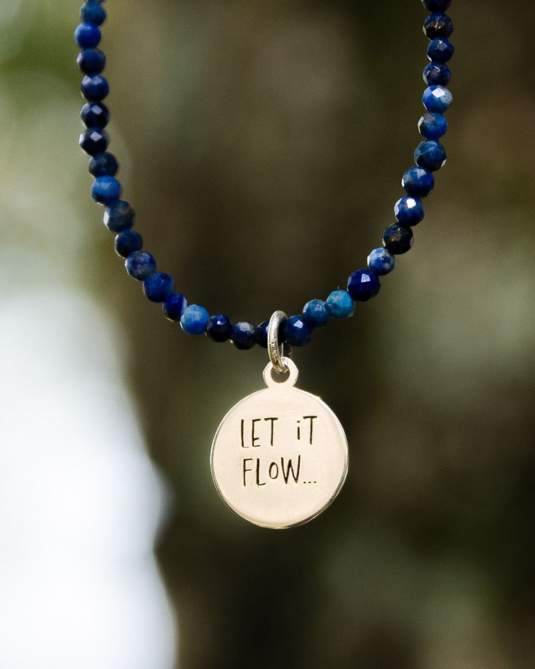 PINGENTE MEDALHA LET IT FLOW DE PRATA 925