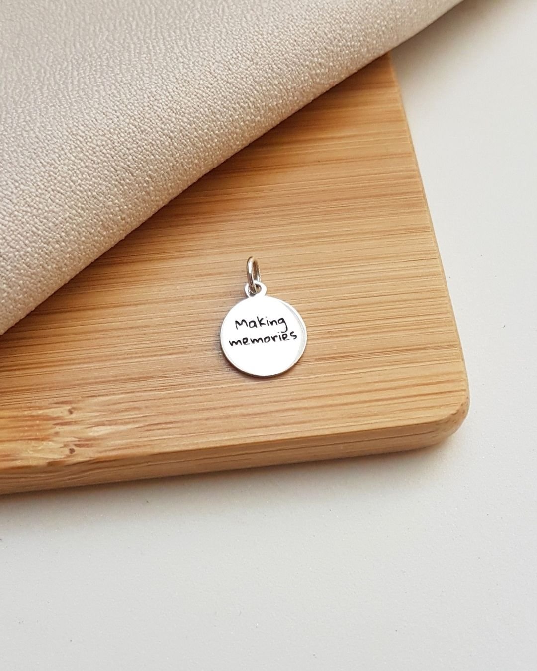 PINGENTE MEDALHA MAKING MEMORIES DE PRATA 925