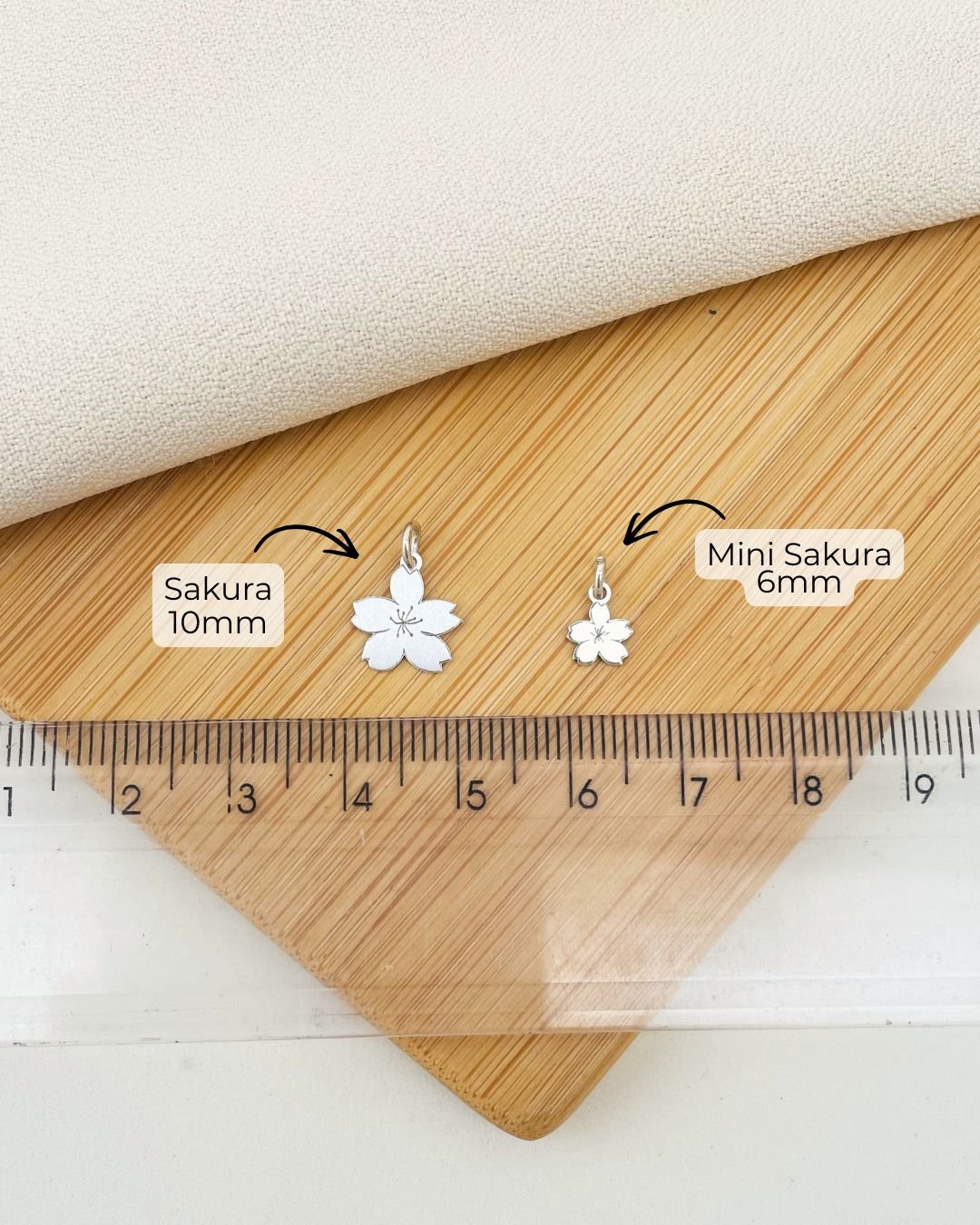 PINGENTE MINI SAKURA DE PRATA 925