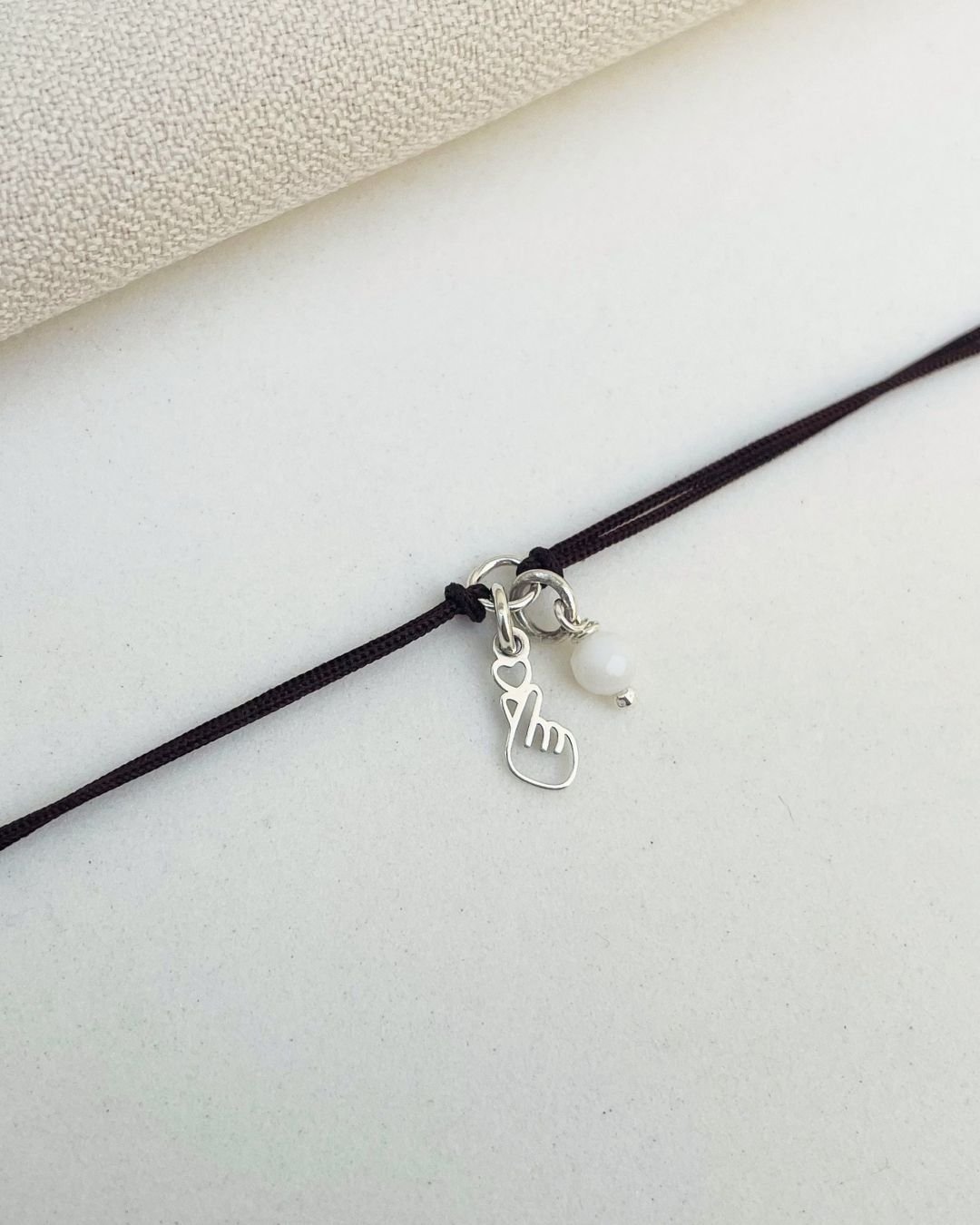 PULSEIRA CORAÇÃO DORAMA CORDÃO MARROM E PRATA 925