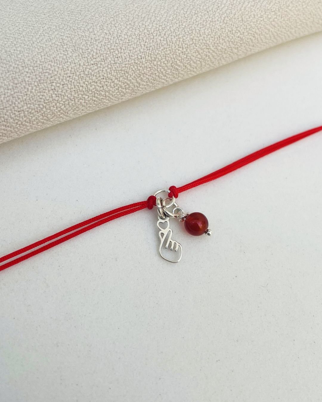 PULSEIRA CORAÇÃO DORAMA CORDÃO VERMELHO E PRATA 925