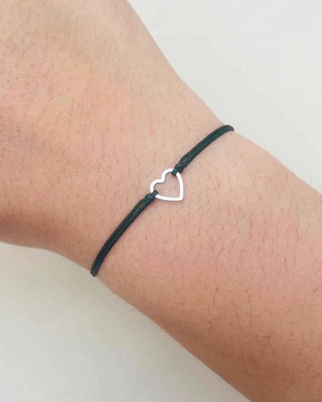 PULSEIRA CORAÇÃO VAZADO CORDÃO VERDE FLORESTA E PRATA 925