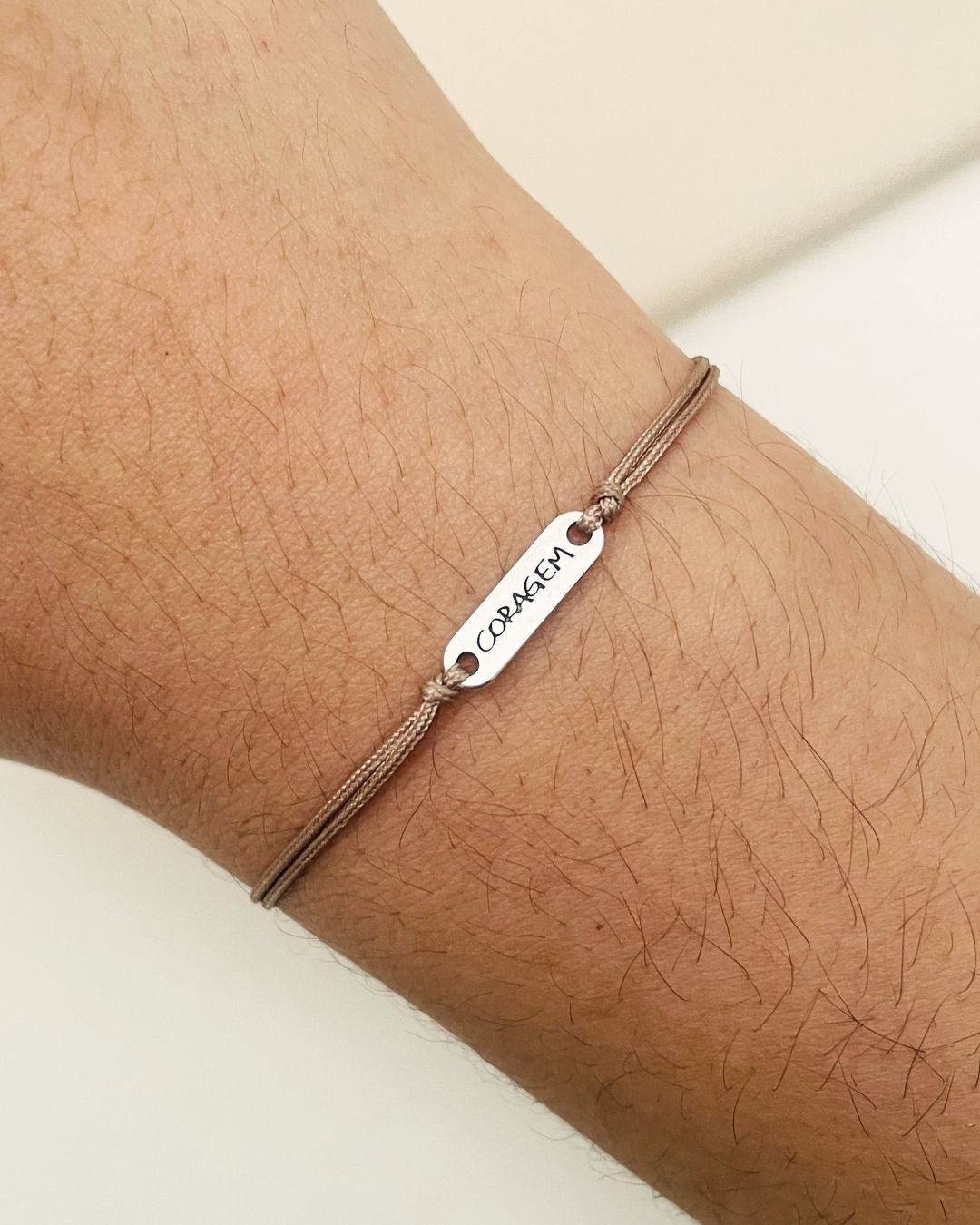 PULSEIRA CORAGEM CORDÃO BEGE E PRATA 925