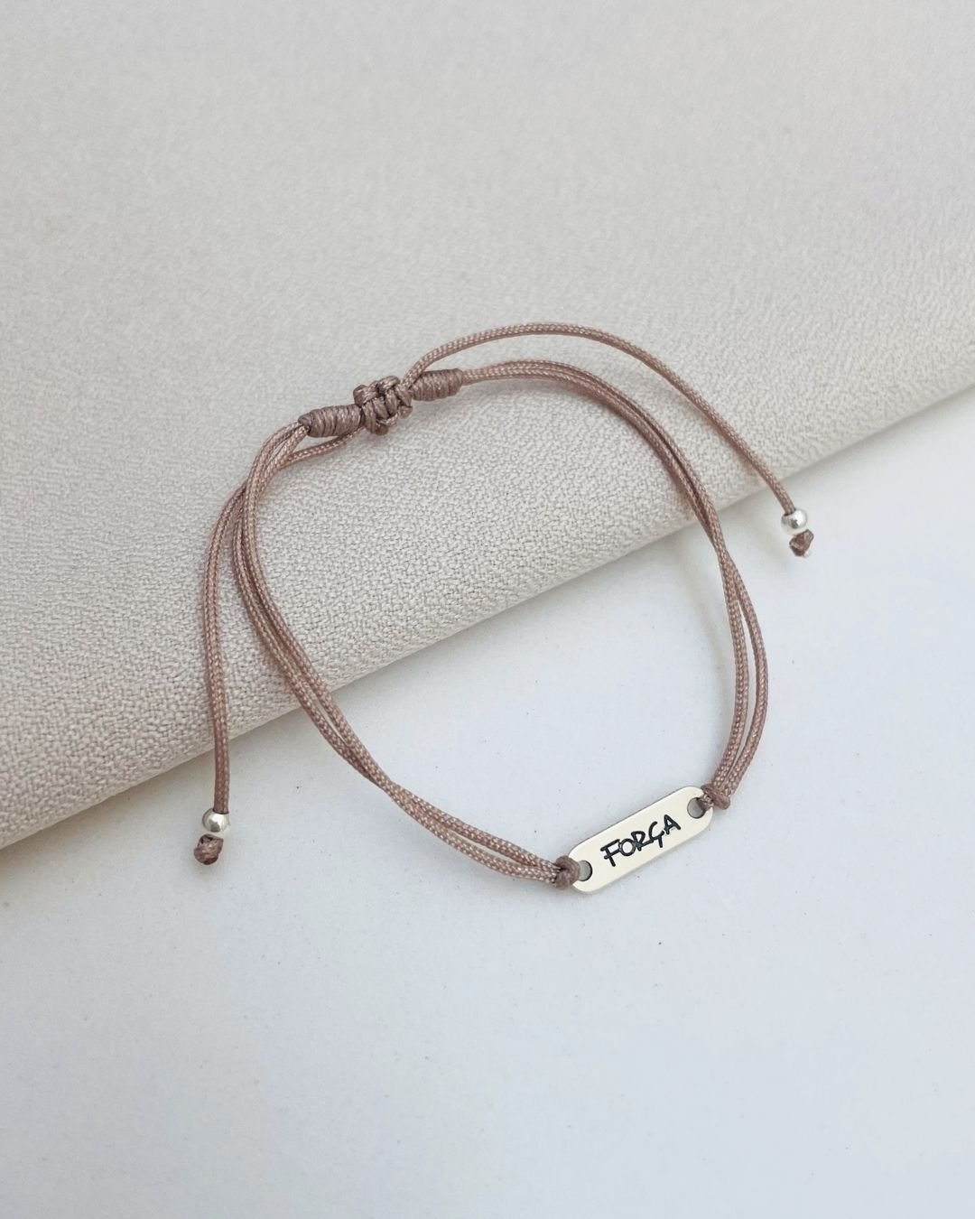 PULSEIRA FORÇA CORDÃO BEGE E PRATA 925