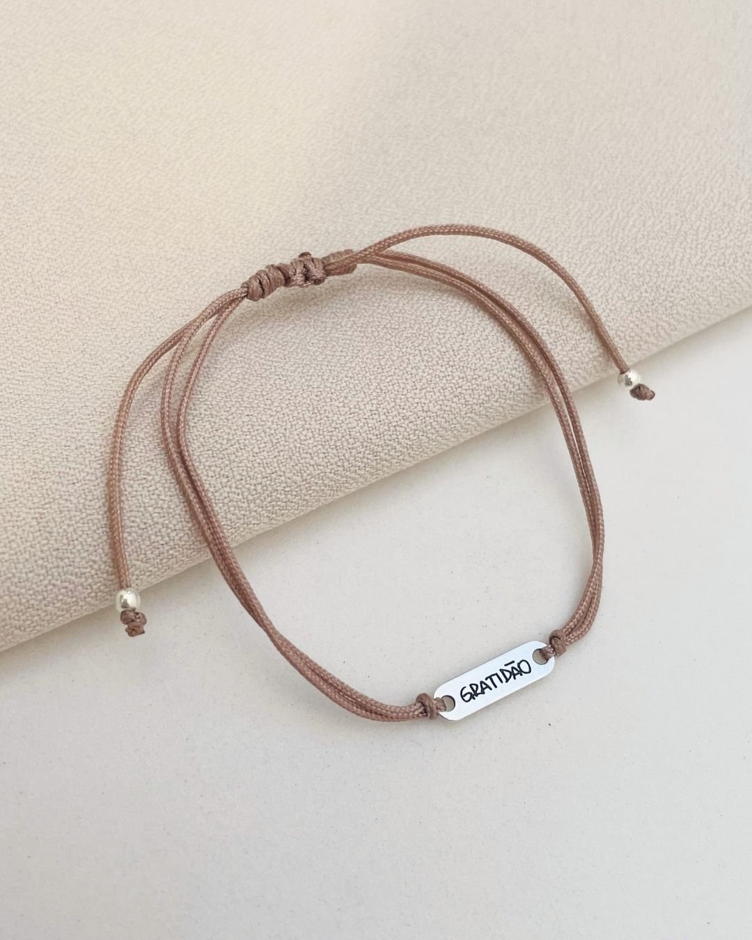 PULSEIRA GRATIDÃO CORDÃO BEGE E PRATA 925