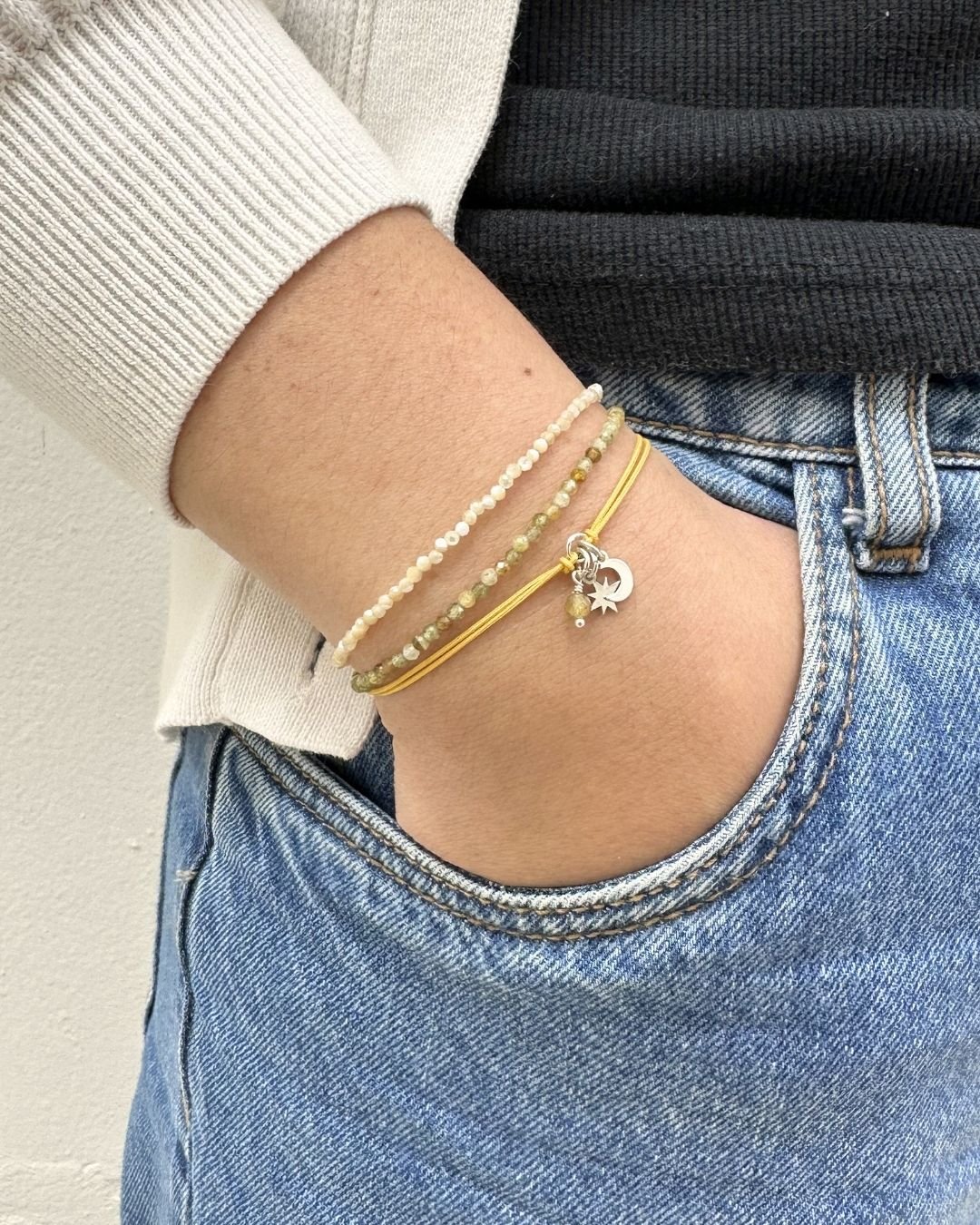 PULSEIRA LUA ESTRELA CORDÃO AMARELO PRATA 925