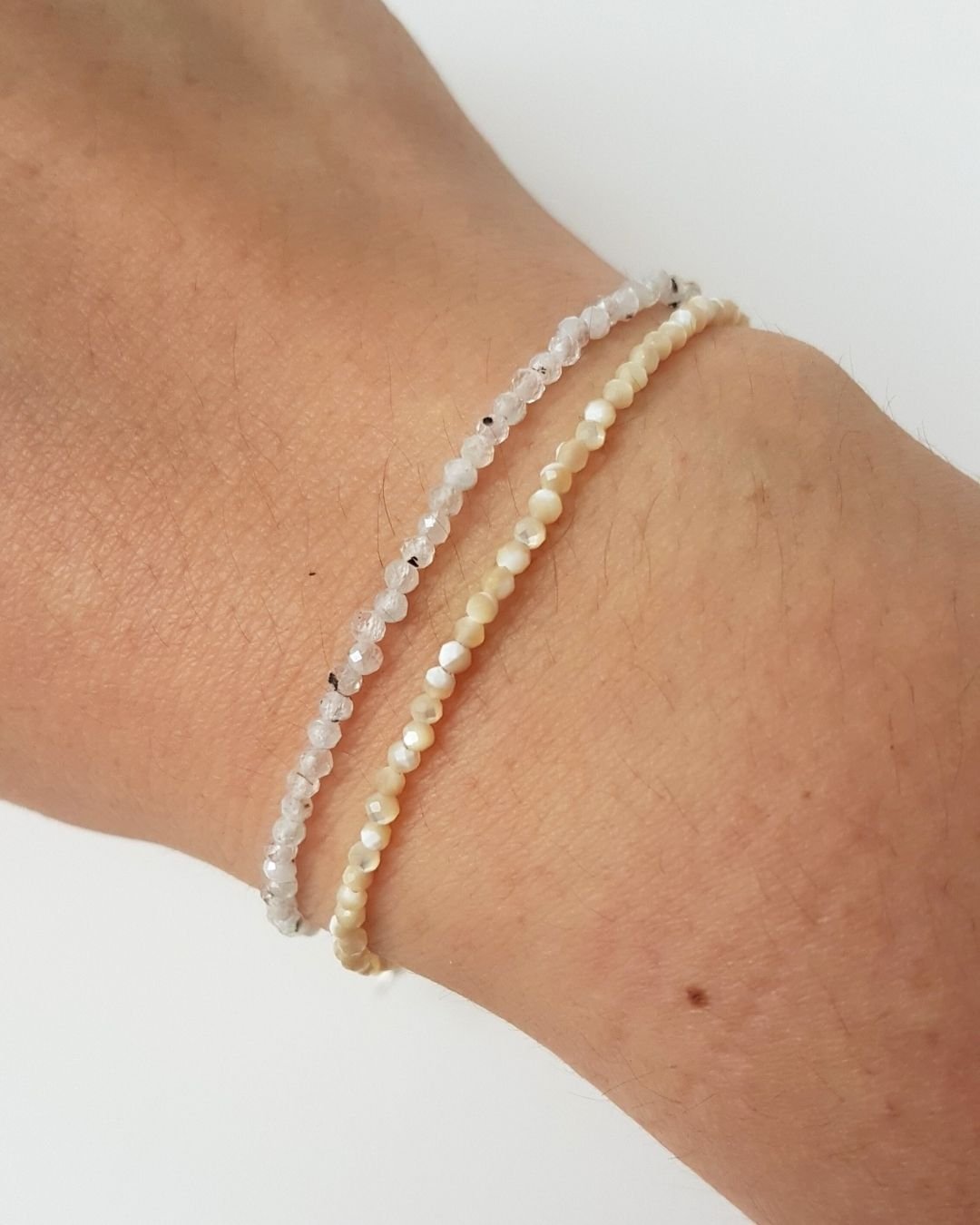 PULSEIRA MADREPÉROLA LAPIDADA 2MM E PRATA 925