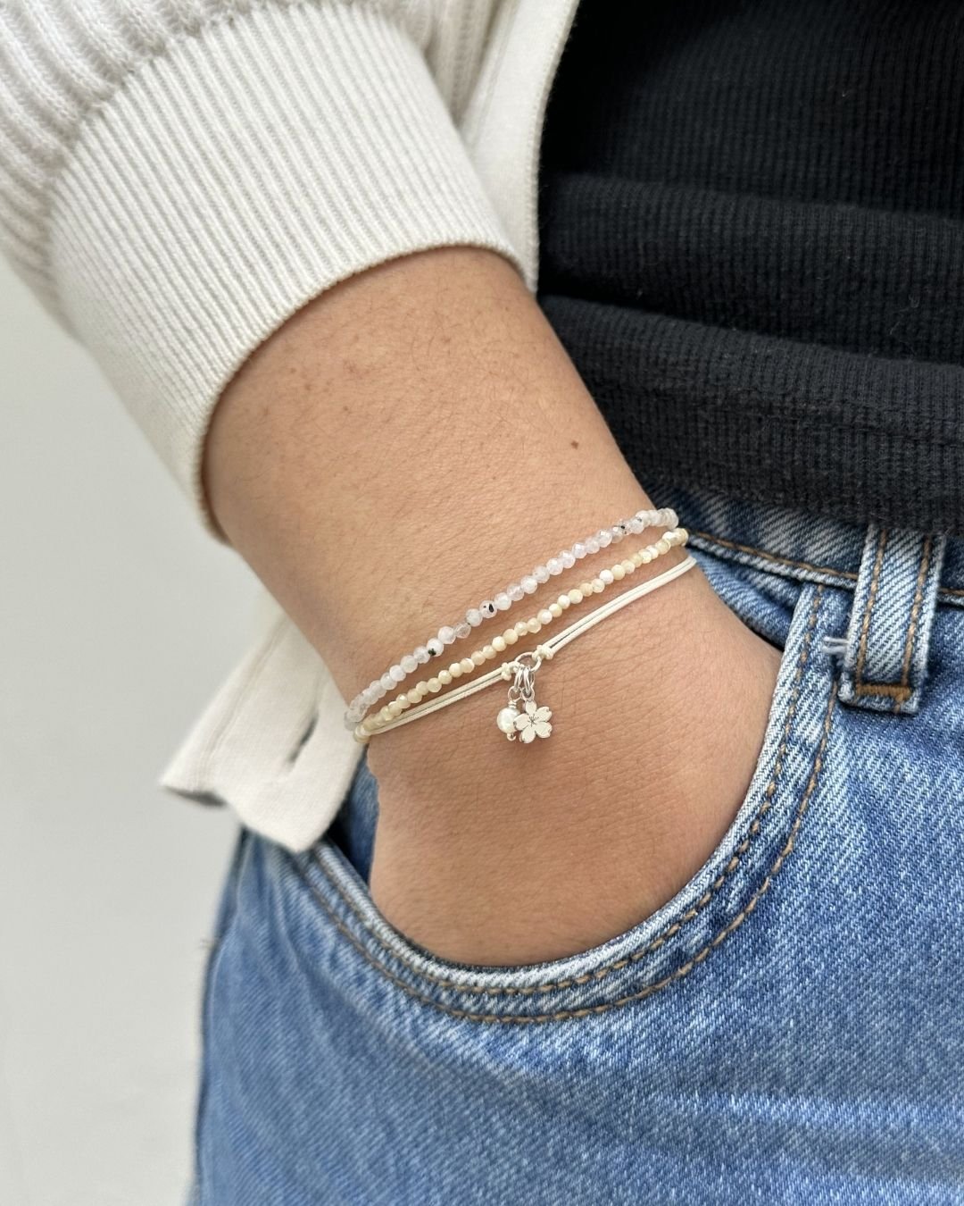 PULSEIRA MINI SAKURA CORDÃO CREME PRATA 925