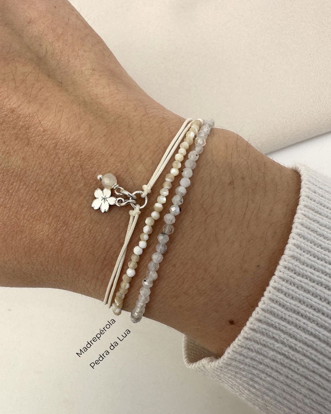 PULSEIRA MINI SAKURA CORDÃO CREME PRATA 925