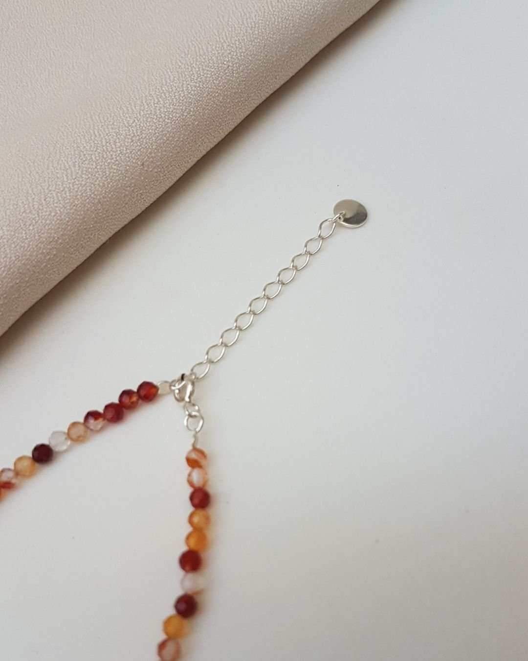 PULSEIRA PEDRAS AGATA VERMELHA LAPIDADA 3MM