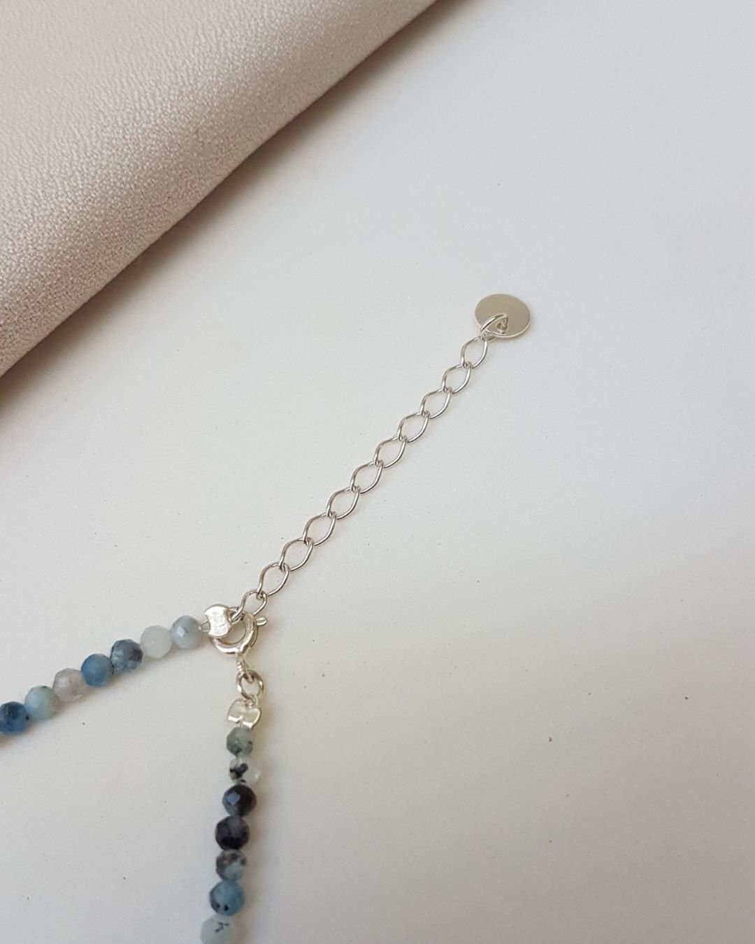 PULSEIRA PEDRAS CIANITA AZUL LAPIDADAS 3MM