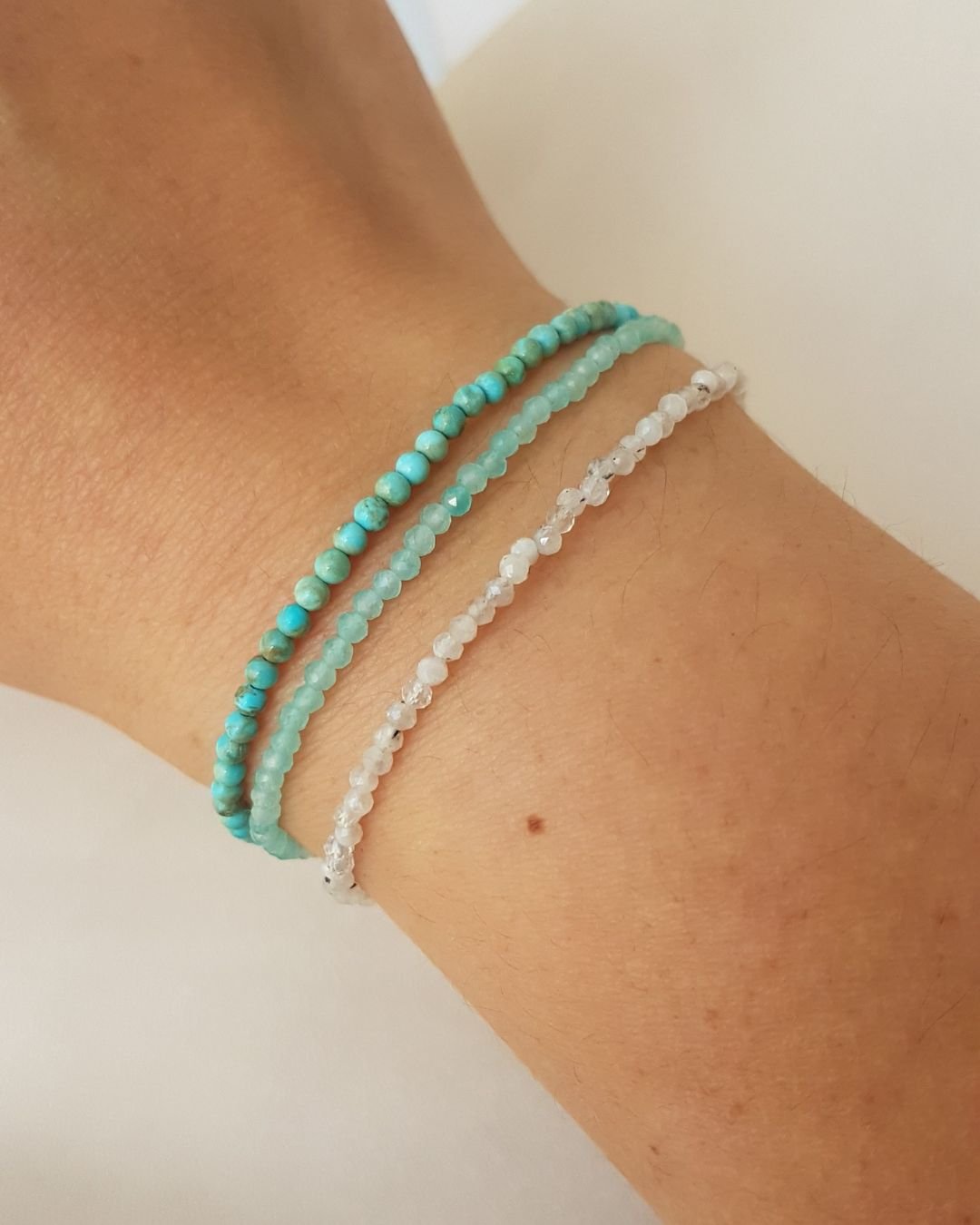 PULSEIRA PEDRA DA LUA LAPIDADA 2 MM