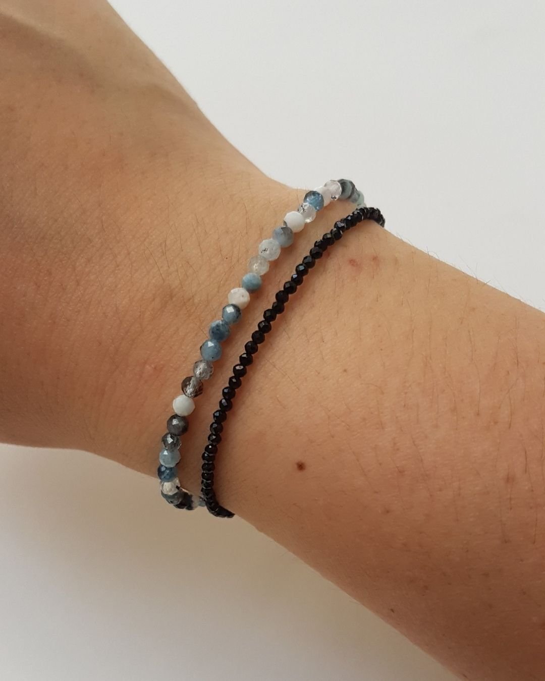 PULSEIRA PEDRAS ESPINÉLIO PRETO 2MM LAPIDADAS