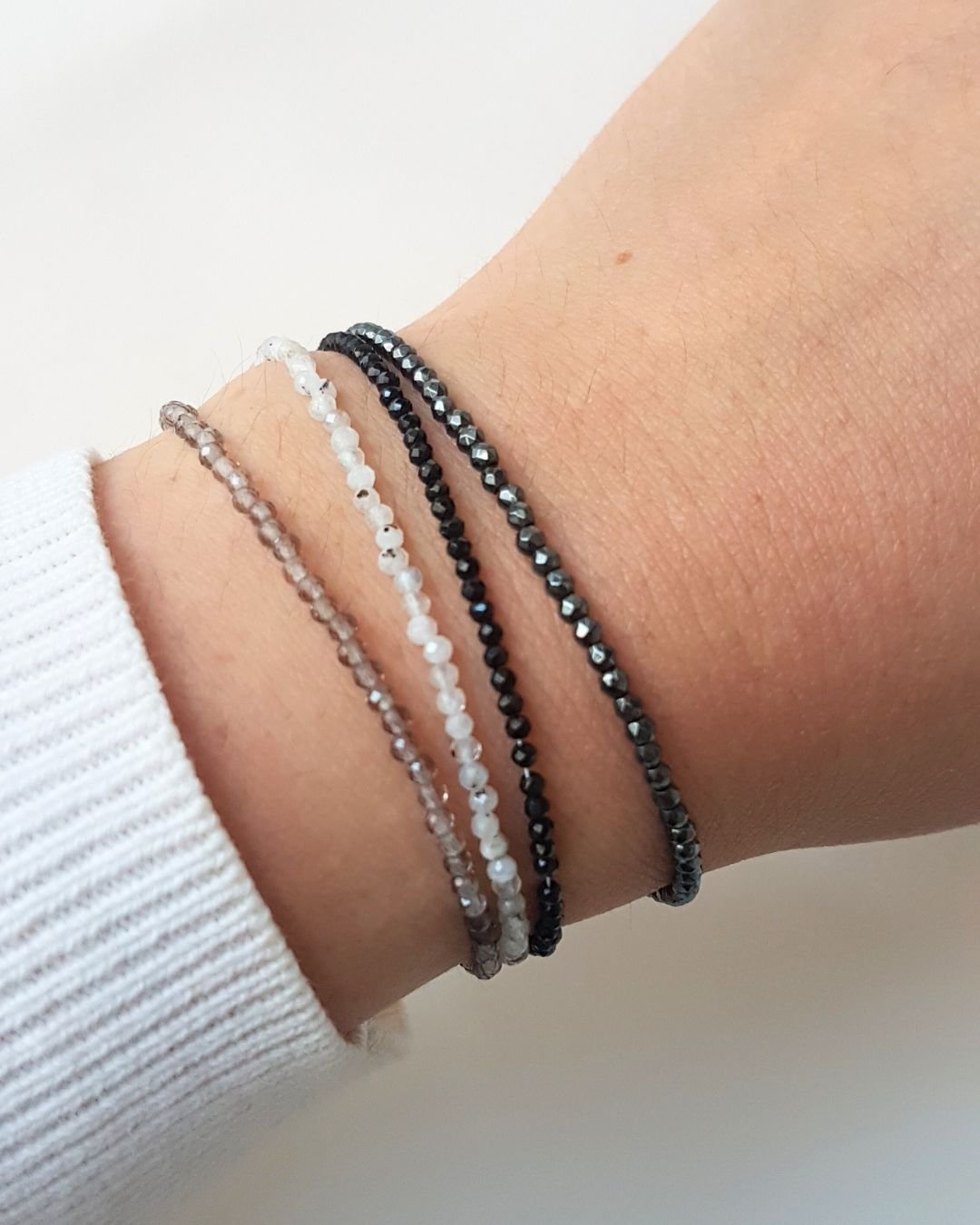 PULSEIRA PEDRAS HEMATITA 2 MM LAPIDADA E PRATA 925