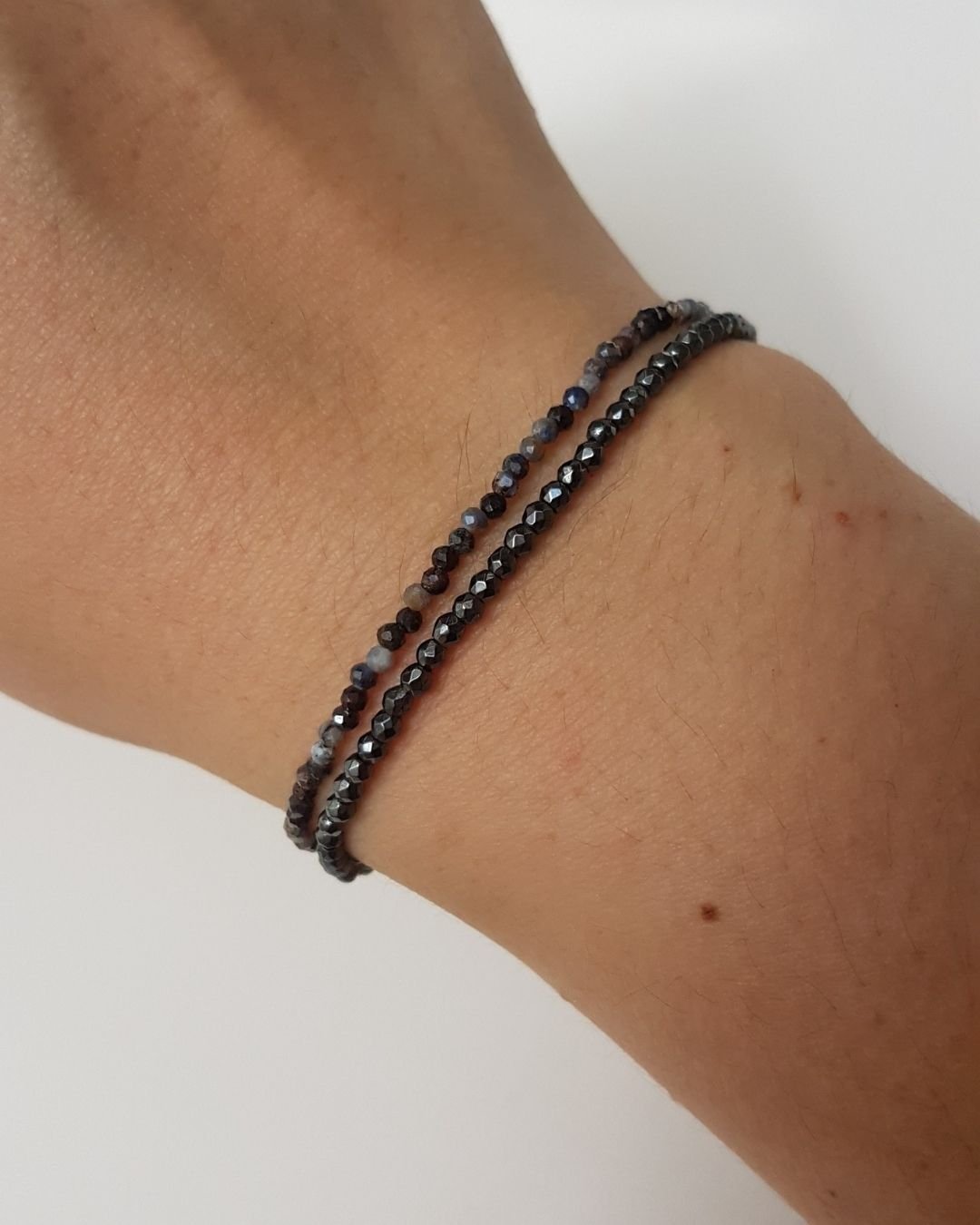 PULSEIRA PEDRAS HEMATITA 2 MM LAPIDADA E PRATA 925