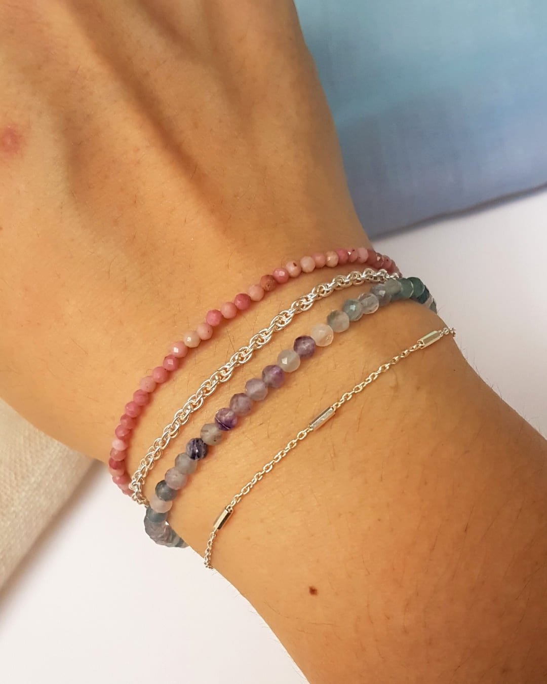 PULSEIRA PEDRAS RODONITA LAPIDADAS 2MM